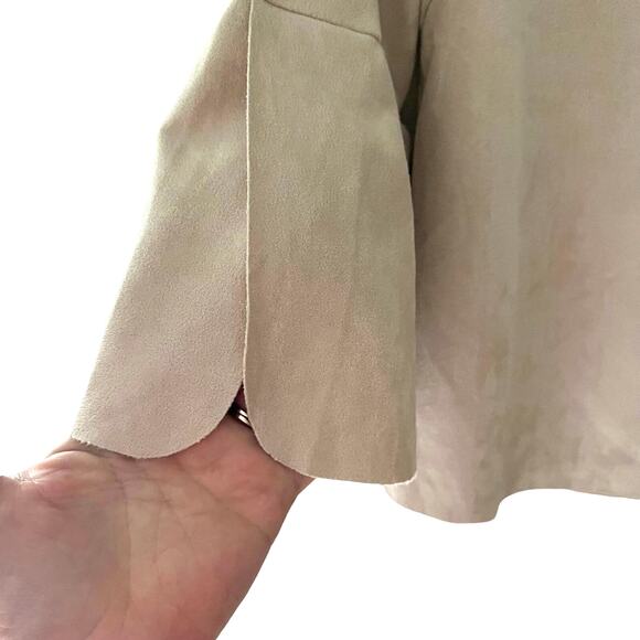 NWT Altar’d State Faux Suede Bell Sleeve Blouse Top Size XS Beige Cropped Boho - Picture 3 of 9